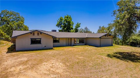 Photo of 47457 Road 620, Oakhurst, CA 93644 (MLS # FR25279492)
