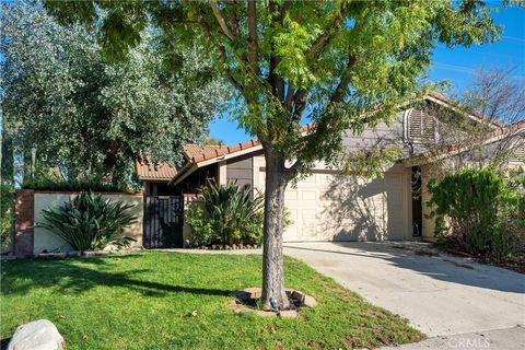 Photo of 25784 Covala Court, Valencia, CA 91355 (MLS # SR25267398)