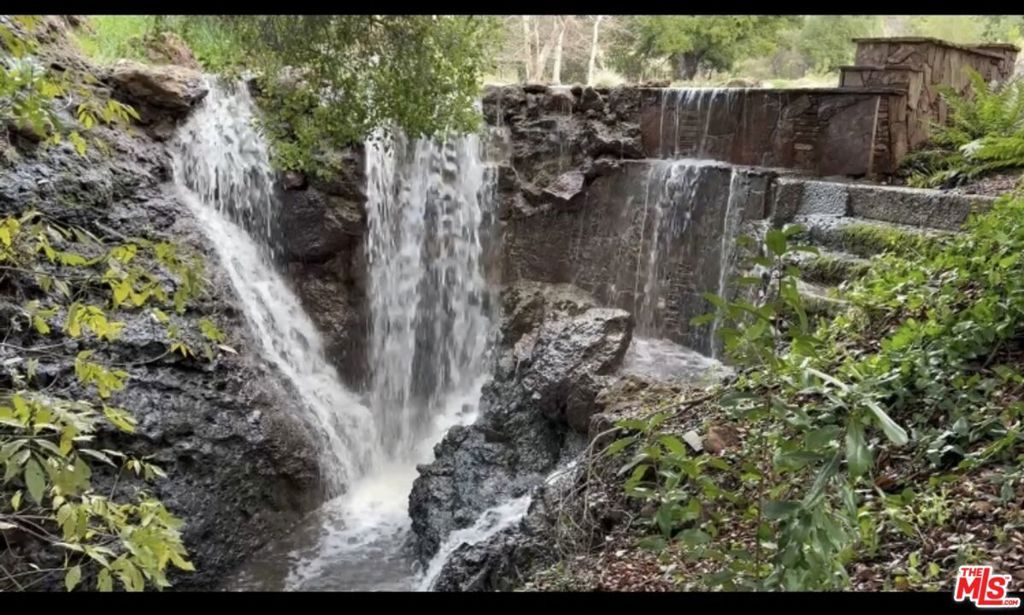 Photo of 421 Westlake Boulevard, Malibu, CA 90265 (MLS # 25552941)