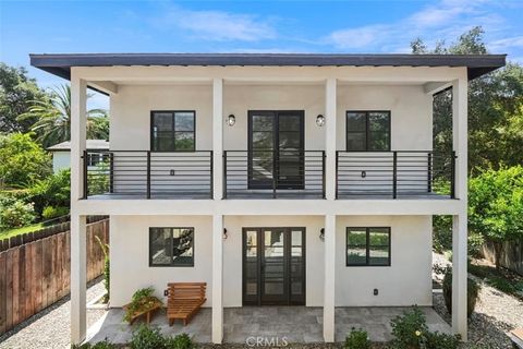 Photo of 720 W Altadena Dr #BACK, Altadena, CA 91001 (MLS # AR26014714)