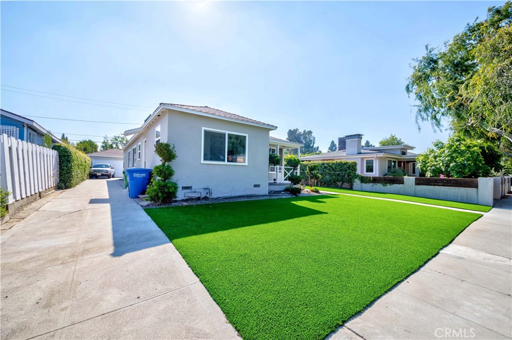 3433 Sherbourne Drive