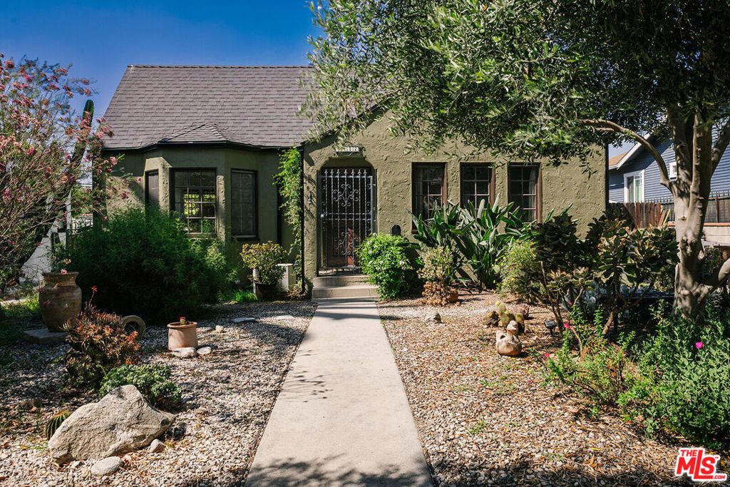 Photo of 3412 Glenhurst Avenue, Los Angeles, CA 90039 (MLS # 26827363)