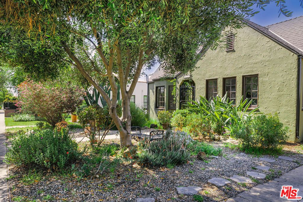Photo of 3412 Glenhurst Avenue, Los Angeles, CA 90039 (MLS # 26827363)