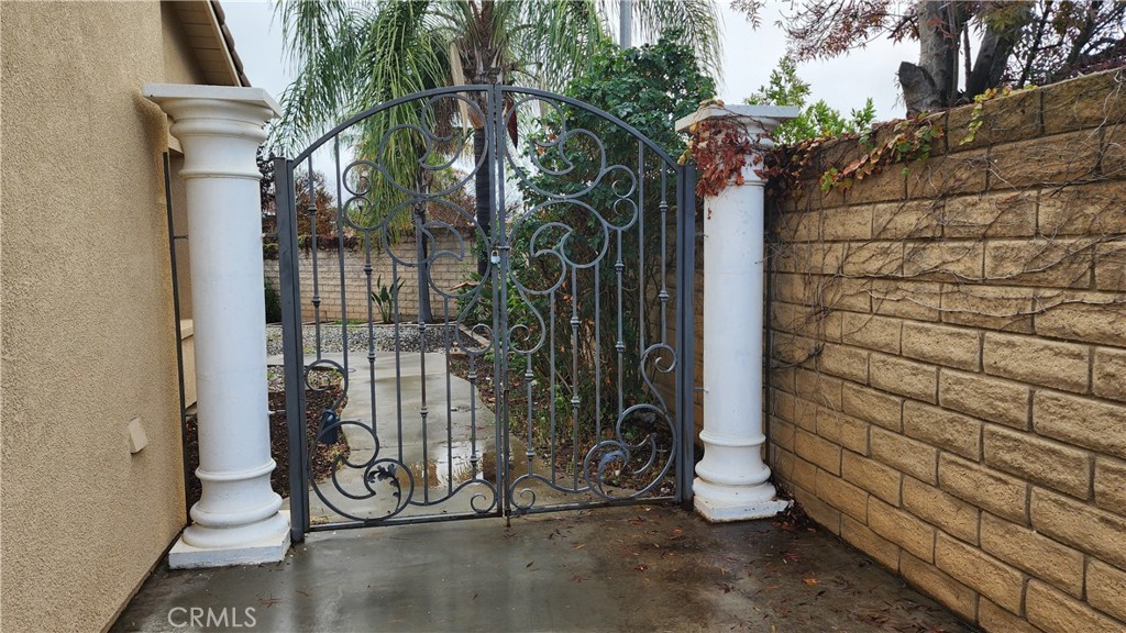 25491 Avenida Ramada