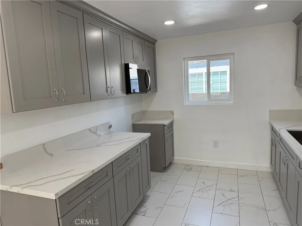 Inglewood, California 90304, United States, 3 Bedrooms Bedrooms, ,2 BathroomsBathrooms,Residential,Active,192102