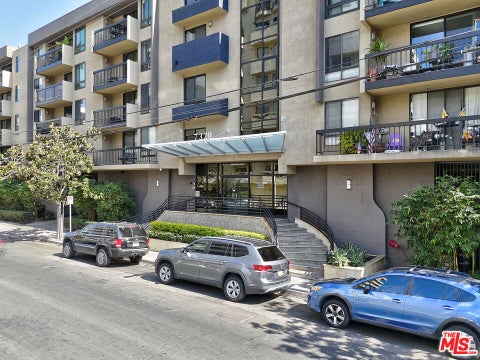 Tiny photo for 7320 Hawthorn Avenue #319, Los Angeles, CA 90046 (MLS # 26861725)