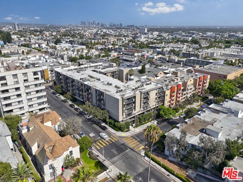 Tiny photo for 7320 Hawthorn Avenue #319, Los Angeles, CA 90046 (MLS # 26861725)