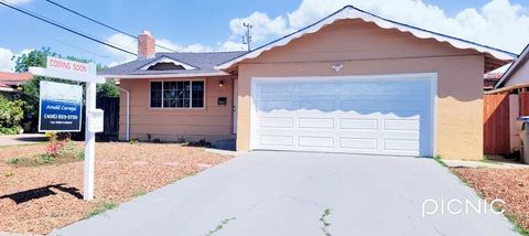 Photo of 1004 Sinbad Avenue, San Jose, CA 95116 (MLS # ML82042387)