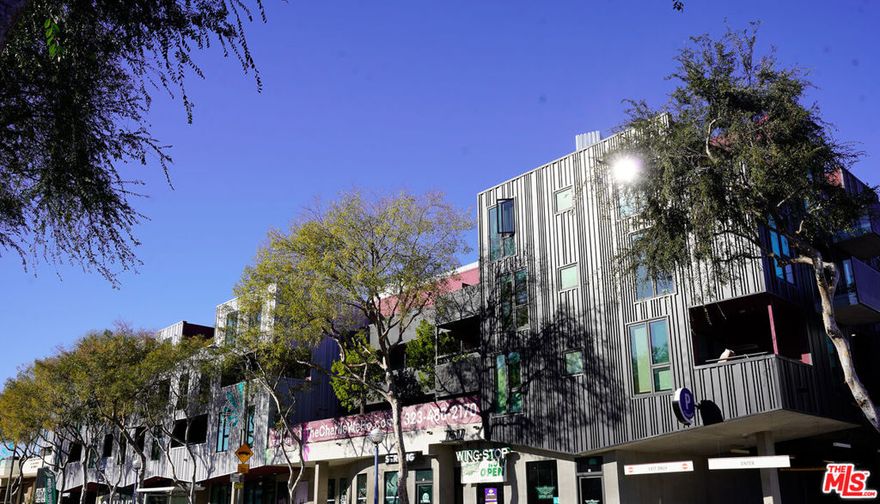 This modern 1BD/1BA apartment home is available from 01/07/26 but may be pre leased immediately! Experience refined living with designer-crafted residence featuring soaring 9' ceiling, extra-large windows, quartz countertop, Euro-style cabinetry, Samsung appliances with five-burner gas cooktop, and full-size washer and dryer. Enjoy a spacious bathroom with oversized tub, modern fan, vinyl plank flooring, keyless entry, and central air conditioning for effortless comfort.Community amenities include a rooftop sanctuary with pool, cabanas, fire pits, alfresco dining, and Hollywood view. Residents can enjoy a fitness center with premium equipment, co-working lounge, catering kitchen with club seating and lush courtyard. Community offers a blend of creativity, energy, and luxury just moments from premier dining, nightlife, and cultural attractions. Photos may include similar model units and virtually staged renderings.