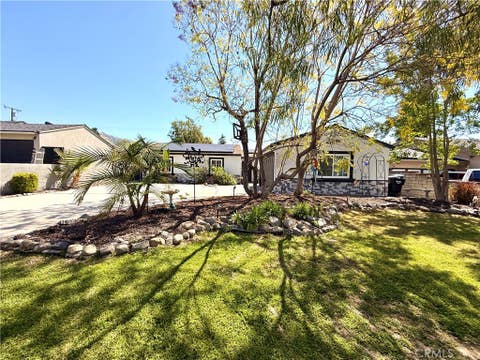 Photo of 134 S Treanor Avenue, Glendora, CA 91741 (MLS # SR26086111)