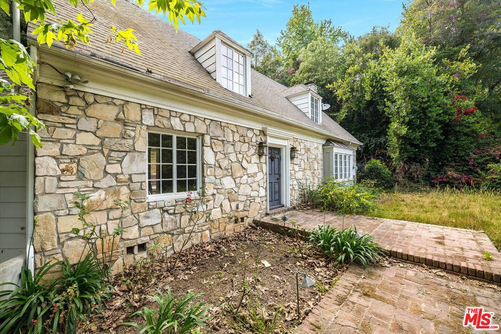1495 Stone Canyon Road