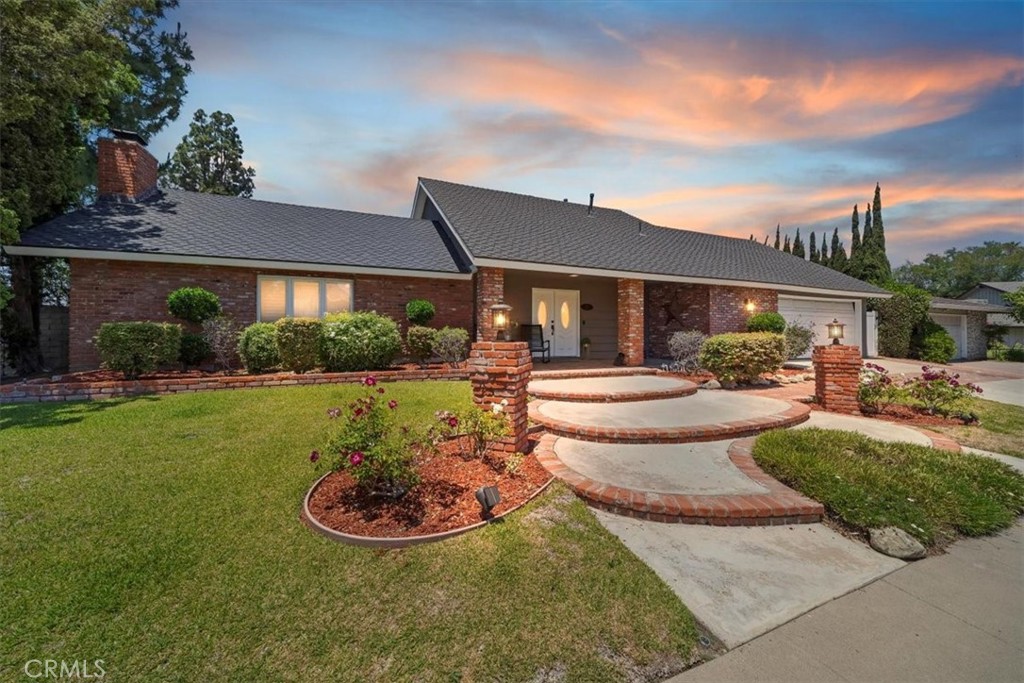 Welcome to this beautifully maintained 5-bedroom, 3-bathroom home located in the highly desirable Gainsborough North neighborhood of Orange. Offering 2,857 sq ft of living space, this spacious residence includes three bedrooms on the main level and two additional bedrooms upstairs—ideal for flexible living arrangements.
The home features a bright and open floor plan, perfect for entertaining, along with a large kitchen, separate dining area, and a generous living room. There is a bonus room that is included upstairs, that is not included in the sqft of the home and is currently used as a bedroom, however this room would be ideal for a sound room, photographer studio or study.
The private backyard is an entertainer’s dream, complete with a sparkling pool, covered patio, and a landscaped garden area—perfect for outdoor dining, gardening, or relaxing with family and friends.
Located close to top-rated schools, parks, shopping, and freeway access, this home combines space, comfort, and convenience in one of Orange’s most established neighborhoods.