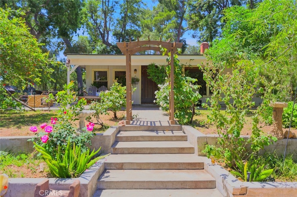 9522 La Canada