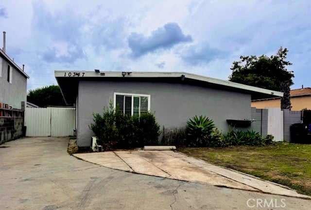 10347 Kalmia Street, Los Angeles CA 90002