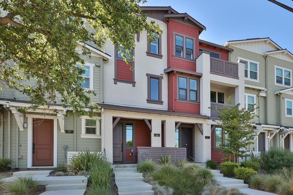Photo of 922 Magnolia Terrace #8, Sunnyvale, CA 94086 (MLS # ML82021864)