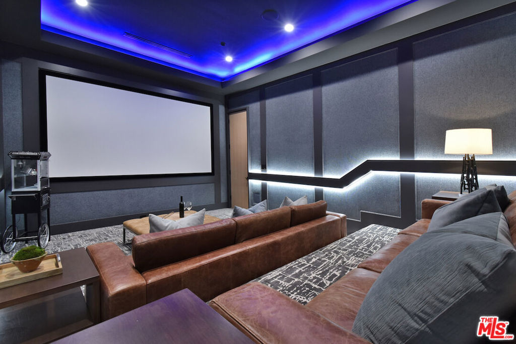 Gorgeous NEW 2023 Build in PRIME SHERMAN OAKS (Cha - Residential