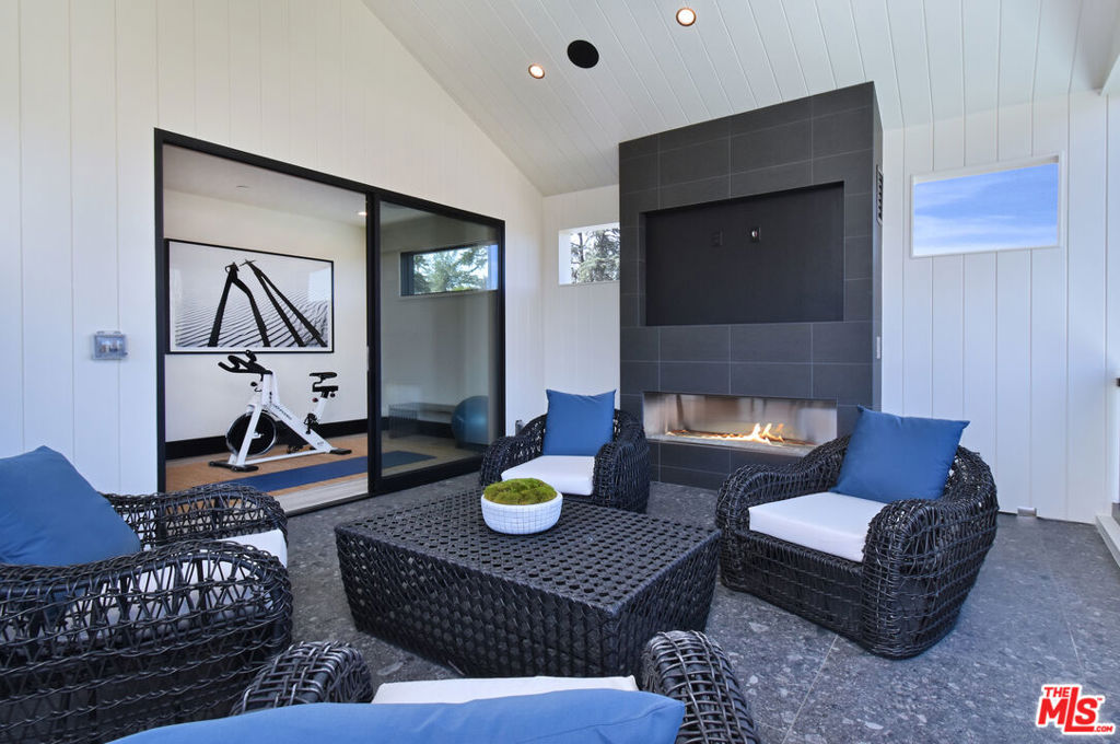 Gorgeous NEW 2023 Build in PRIME SHERMAN OAKS (Cha - Residential