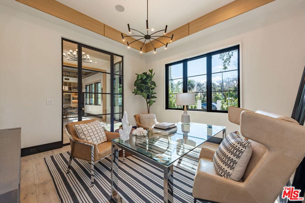 Gorgeous NEW 2023 Build in PRIME SHERMAN OAKS (Cha - Residential