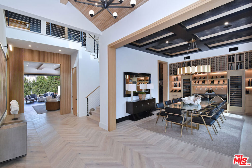 Gorgeous NEW 2023 Build in PRIME SHERMAN OAKS (Cha - Residential