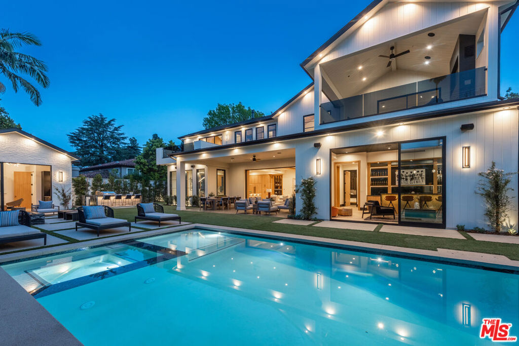 Gorgeous NEW 2023 Build in PRIME SHERMAN OAKS (Cha - Residential