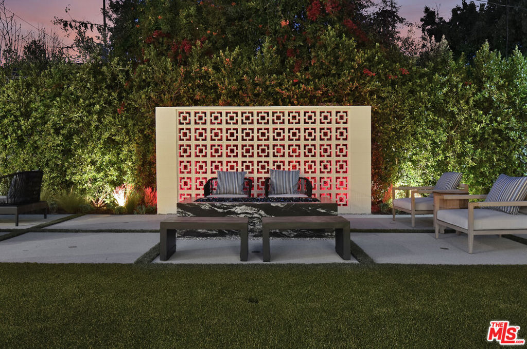 Gorgeous NEW 2023 Build in PRIME SHERMAN OAKS (Cha - Residential