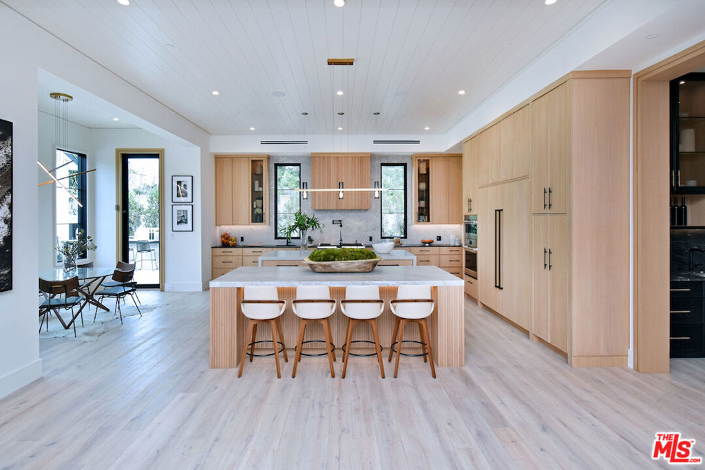 Gorgeous NEW 2023 Build in PRIME SHERMAN OAKS (Cha - Residential