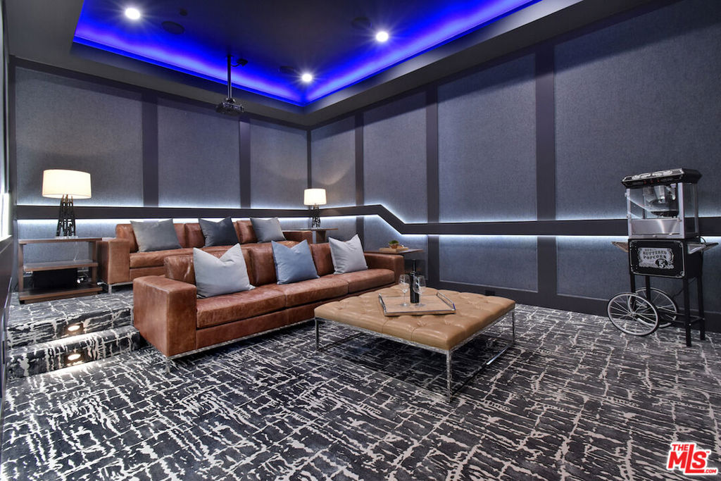 Gorgeous NEW 2023 Build in PRIME SHERMAN OAKS (Cha - Residential