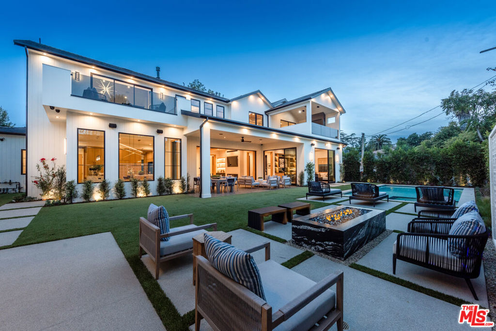 Gorgeous NEW 2023 Build in PRIME SHERMAN OAKS (Cha - Residential