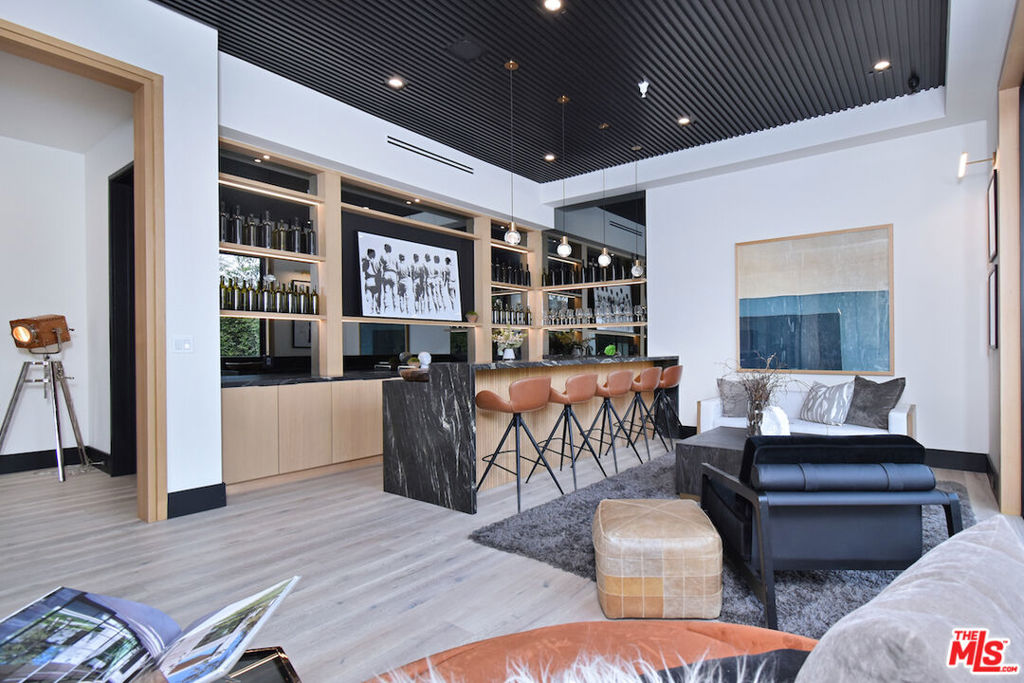 Gorgeous NEW 2023 Build in PRIME SHERMAN OAKS (Cha - Residential