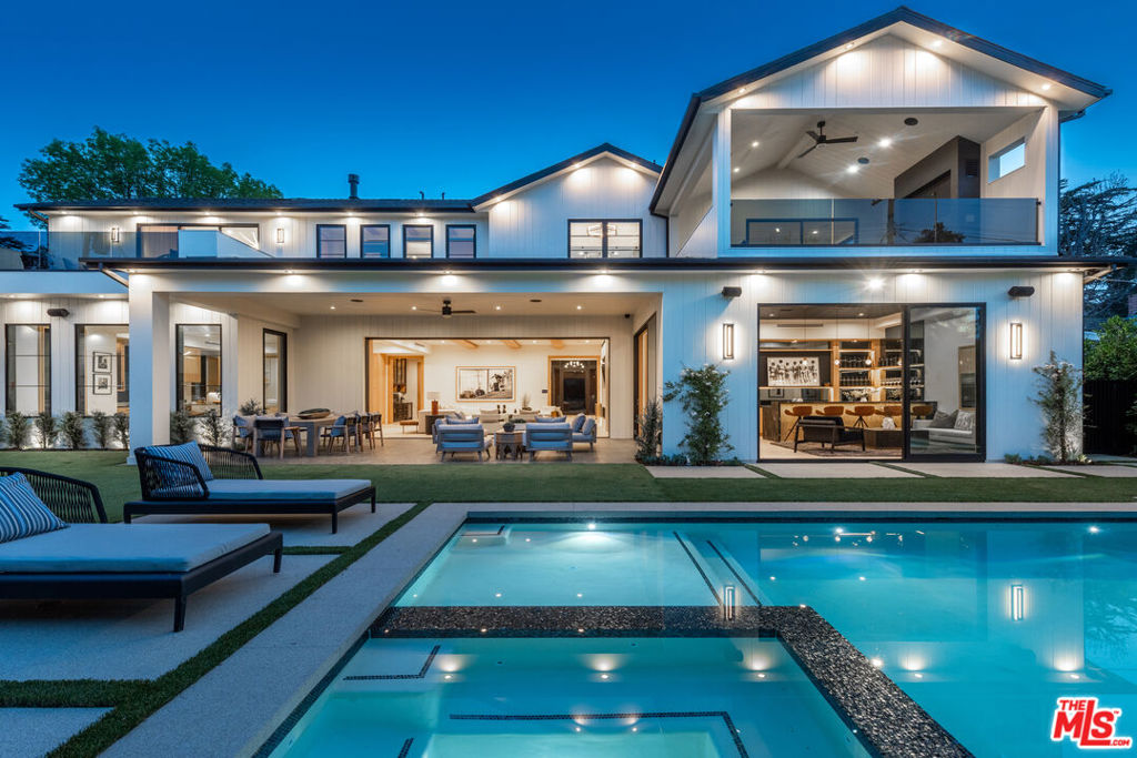 Gorgeous NEW 2023 Build in PRIME SHERMAN OAKS (Cha - Residential