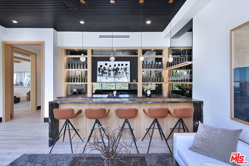 Gorgeous NEW 2023 Build in PRIME SHERMAN OAKS (Cha - Residential