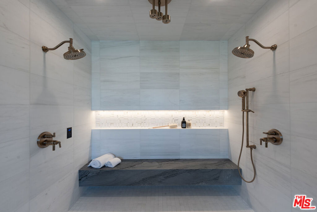 Gorgeous NEW 2023 Build in PRIME SHERMAN OAKS (Cha - Residential