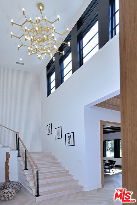 Gorgeous NEW 2023 Build in PRIME SHERMAN OAKS (Cha - Residential