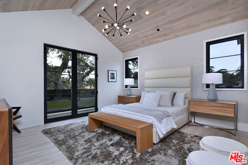 Gorgeous NEW 2023 Build in PRIME SHERMAN OAKS (Cha - Residential