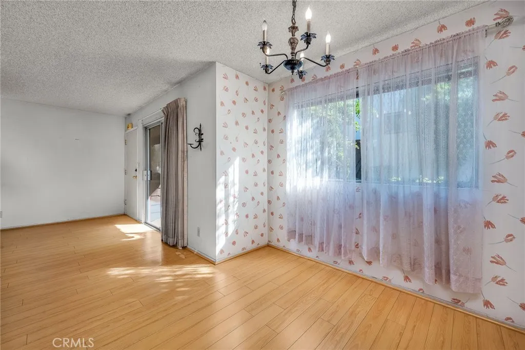 Encino, California 91316, United States, 1 Bedroom Bedrooms, ,1 BathroomBathrooms,Residential,Active,231472