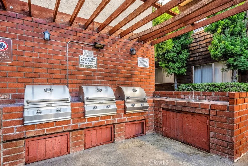 Encino, California 91316, United States, 1 Bedroom Bedrooms, ,1 BathroomBathrooms,Residential,Active,231472