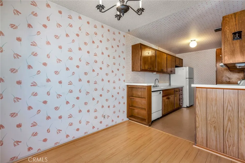 Encino, California 91316, United States, 1 Bedroom Bedrooms, ,1 BathroomBathrooms,Residential,Active,231472