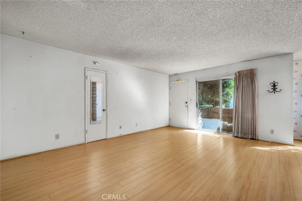 Encino, California 91316, United States, 1 Bedroom Bedrooms, ,1 BathroomBathrooms,Residential,Active,231472