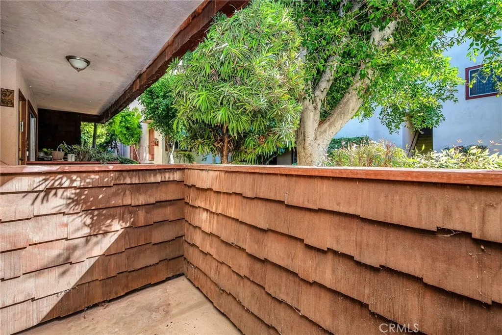 Encino, California 91316, United States, 1 Bedroom Bedrooms, ,1 BathroomBathrooms,Residential,Active,231472