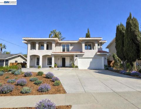 Photo of 42194 Camino Santa Barbara, Fremont, CA 94539 (MLS # 41127671)