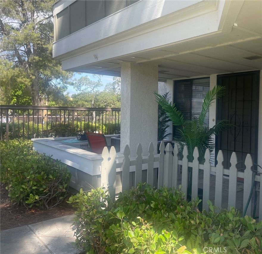 Private and specious 1 bedroom lower unit. Ready to move right in. Lots of windows, light and airy unit . Easy to find, close to parking and community pool. This unit offers great Kitchen, large living and dining. Private bedroom, Inside laundry with Washer and dryer. Upgraded Bathroom with shower, new Vanity. Covered patio in the front for relaxing .

* White Oak is a very popular community. Close to shopping, Restaurant, Public transport and has Pool and Spa, Carport with Storage and other open parking for visitors.