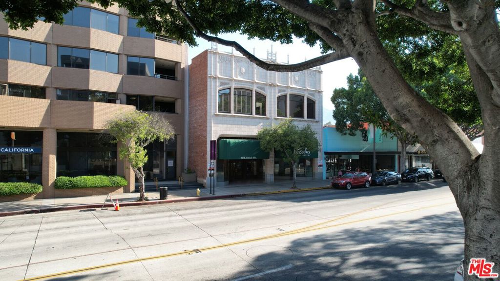 911 E Colorado Boulevard