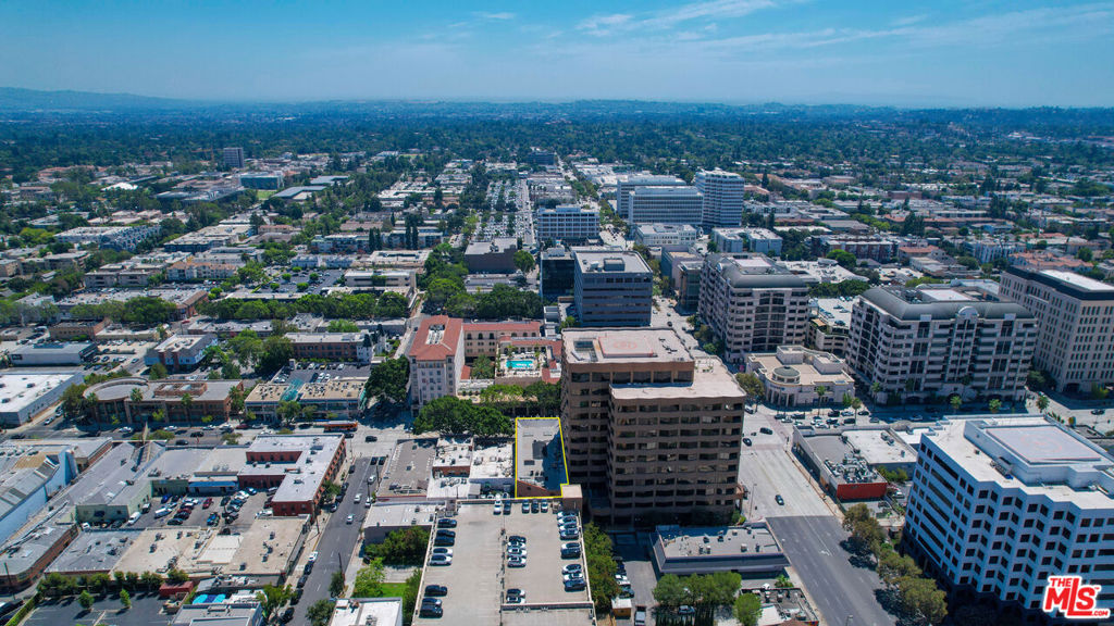 911 E Colorado Boulevard