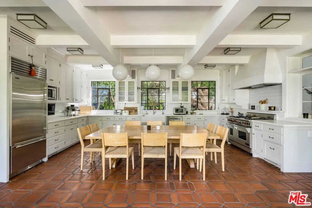 Los Angeles, California 90049, United States, 6 Bedrooms Bedrooms, ,7 BathroomsBathrooms,Residential,Active,204413