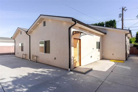 Photo of 6852 Ranchito Avenue, Van Nuys, CA 91405 (MLS # GD26023777)