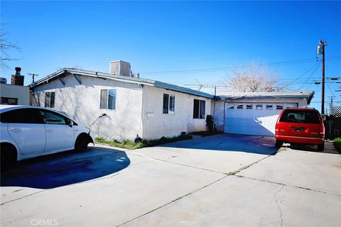 Photo of 44129 Carolside Ave, Lancaster, CA 93535 (MLS # SR26011793)