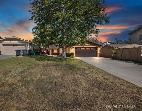 Photo of 308 Avenue 6 Ave, Lake Elsinore, CA 92530 (MLS # IG26057340)