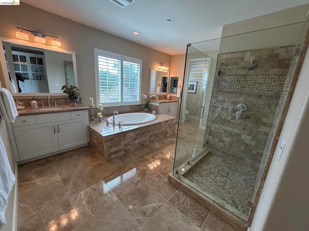 682 Norwood Ct