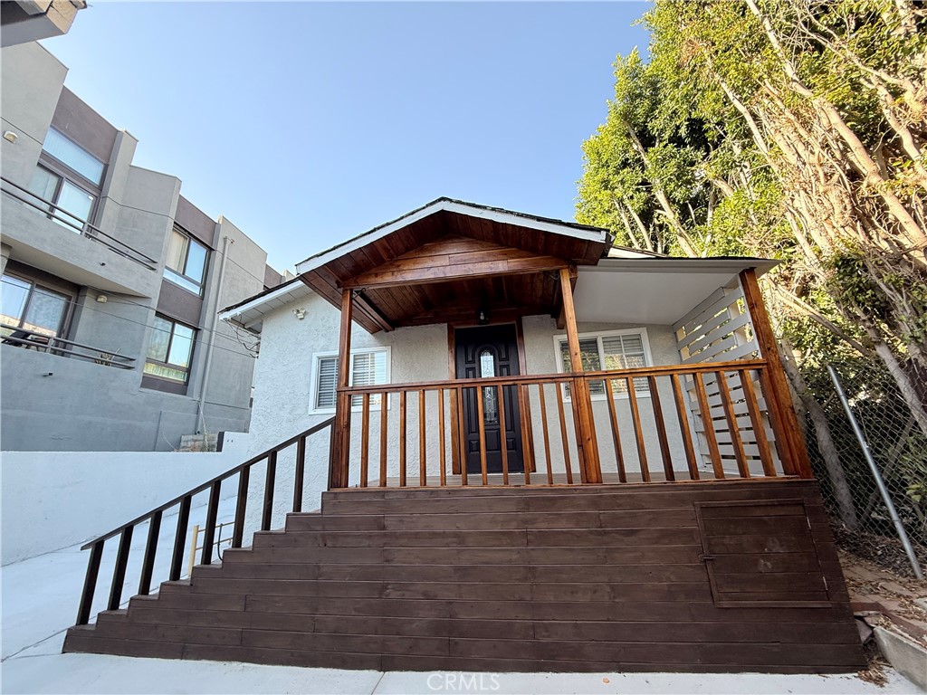 4563 Lexington Avenue