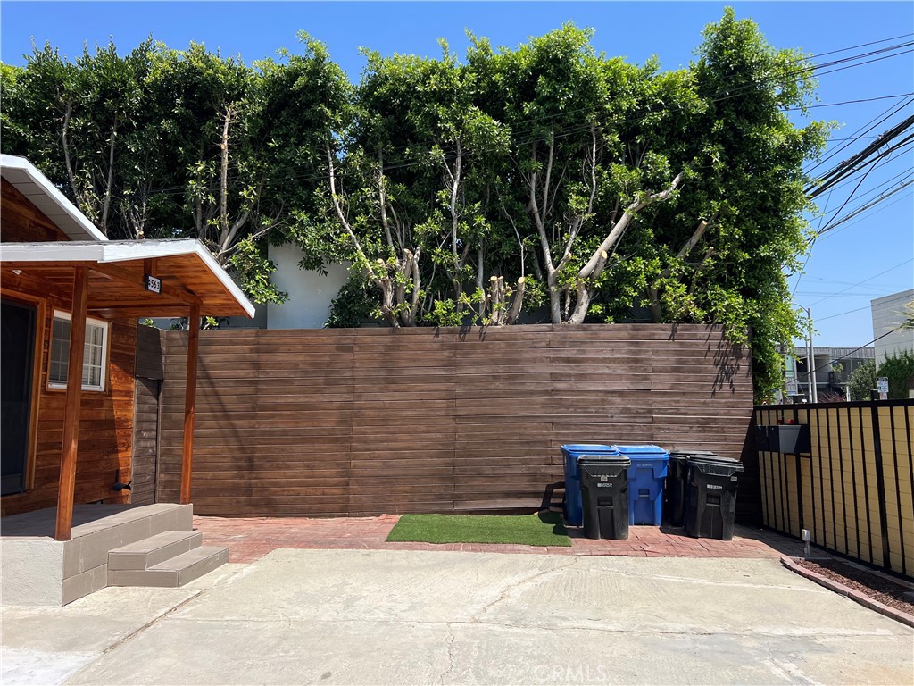 4563 Lexington Avenue